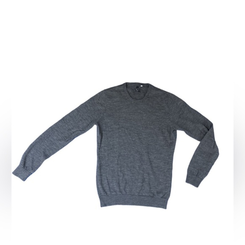 ⭐️ H&M Charcoal Crewneck Merino Wool Sweater- size small